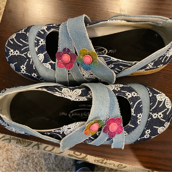Happy Feet Shoes Ladies Fun Happy Feet Cloth Shoes Poshmark